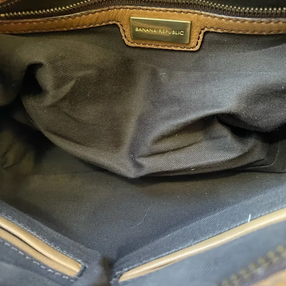 Banana Republic leather medium satchel with gold tone hardwares